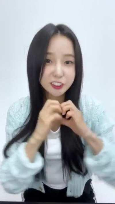 [221210] Yujin TikTok update: L.O.V.E
