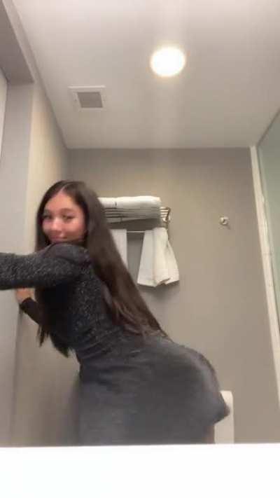 My favorite Elizachowmein Video