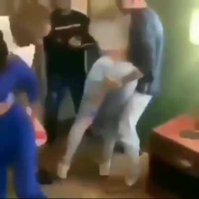 Coml separar uma briga de culheres