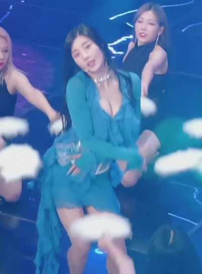 Eunbi's Huge Melons
