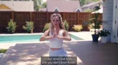 Brec Bassinger (Stargirl)