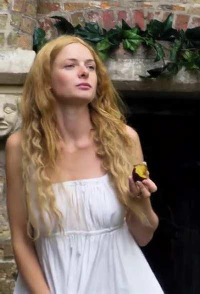 Rebecca Ferguson See Through Plot in The White Queen(2013)