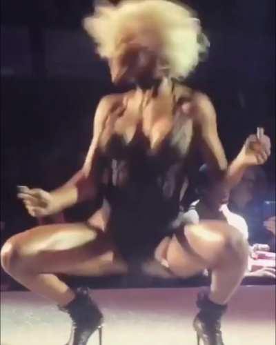 Big fashion show! Dancing for a crowd of onlookers in That lingerie set, with That amazing body - I want to be her so bad