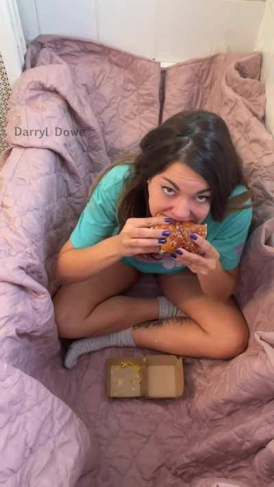 Apple sauce & burger fun 🍏🍔🥳