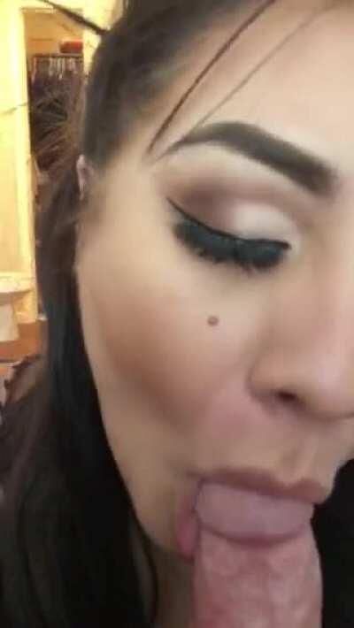 Who wants next 💦 btw my OF is free 😘