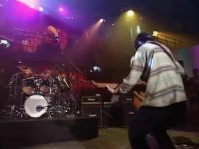 Primus Blasting Away To 