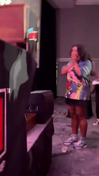 Darby & Mox brAwl at comic con