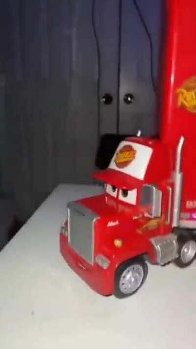 Con esta madre juegas a 1000000 FPS