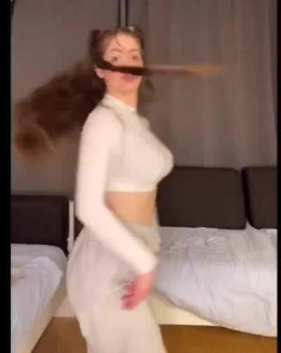 Ich liebe ihre titten 😍