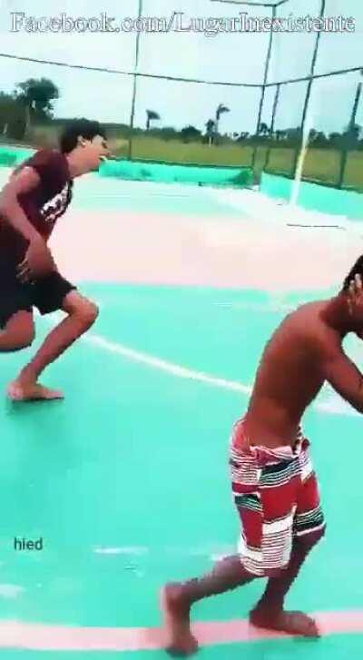 Brigando para virar membro da semana😡😡😡😠😠😠👊👊👊