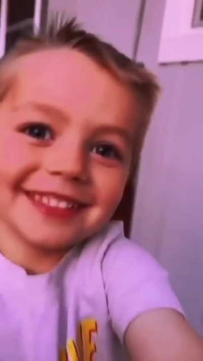 Dad asked son to record and son's reaction is pure❤️