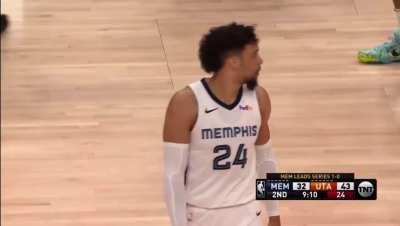 [Highlight] Dillon Brooks goes flying trying to block an Ingles 3, gets called for his 3rd foul