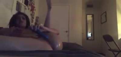 r/TheSunnyPlayhouse: Geneve Ayala plays with herself.