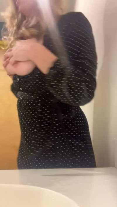 the line outside the bathroom was wondering what I was doing, you’re welcome 😉