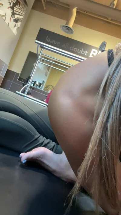 Here’s a natural pre workout milkshake you can try.