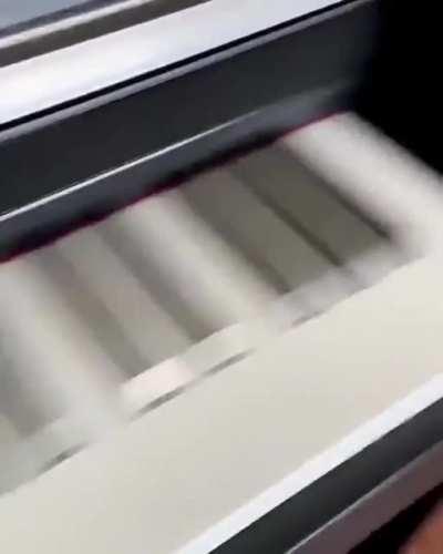 Me, the dm, trying to convince the tabaxi bard to roleplay.