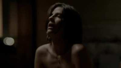 Rafaela Mandelli great tits in HBO Brazil series O Negócio S01E02 (2013)