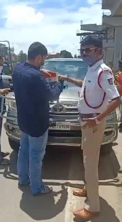 Desh Badal Raha Hai.