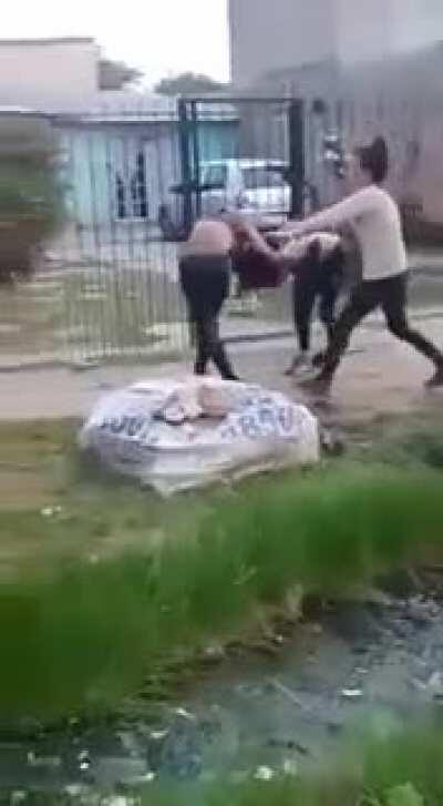Pelea en el barro - Conurbano Edition