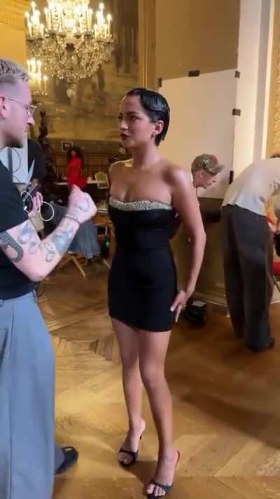 Isabela ready for L'Oréal Paris Womenswear Spring/Summer 2026 Show as part of Paris Fashion Week in France - IG September 2025