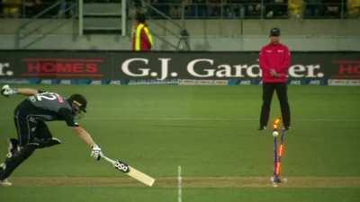 Amazing relay run-out from Virat Kohli against New Zealand