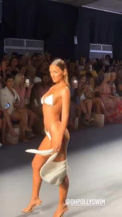 A merger of videos from yesterday, on the catwalk