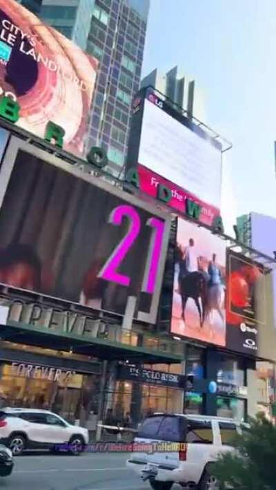 Suntem peste tot acasa