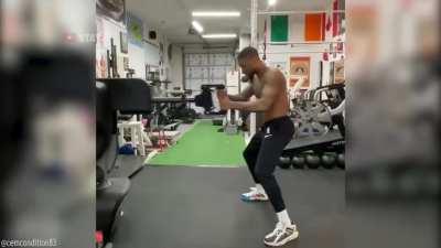 [Highlight] Damian Lillard showing off his Boxing moves, and hits the training room