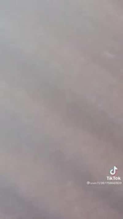 Alguém ajuda o véio