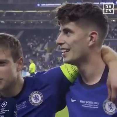 From crashing Kai Havertz’s interview to an inspiring speech. Cesar Azpilicueta is a true leader 👊