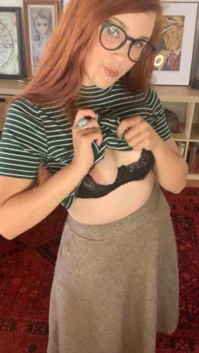 Waiting at home for you like a dutiful little tradwife.