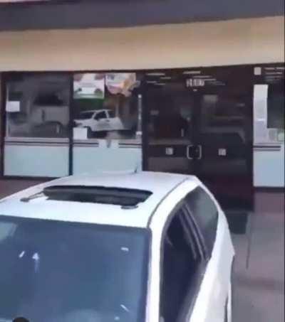 How the fuck was he concealed carrying, or even open carrying, a sig(?) with a fucking 30 round extended magazine?