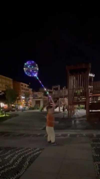 Spectacular meteor streaks across night sky in Turkey