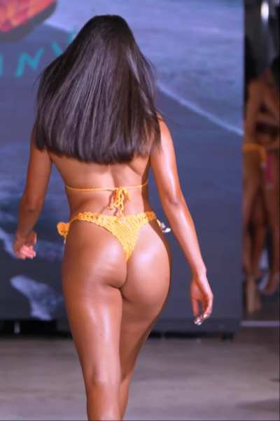 Ariel Adriana - Sugarbush Bikinis, Miami Art Basel 2025 (2 speeds)