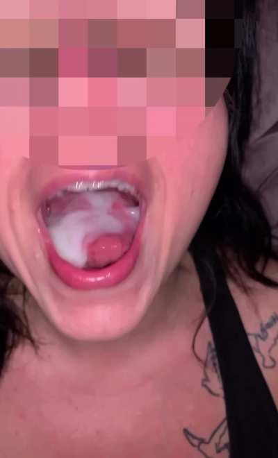 Good Lord!! Hubby emptied his balls in my mouth. That was a lot of thick cum to swallow damn 💦😲