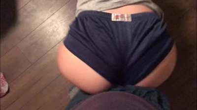 ❤️ I love feeling guys grow between my ass cheeks 😇