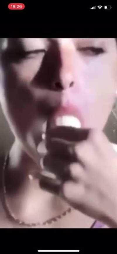 so fucking horny for the damelios rn