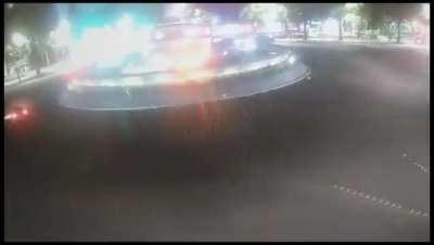 [OC] How To Drive In A Roundabout