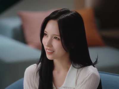 Mina looking gorgeous even when she's just thinking 