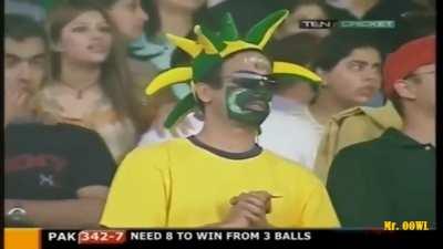 Keeper Dravid under pressure