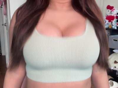 imagine ur dick in between 