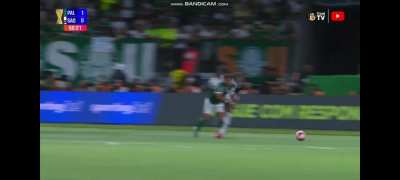 Ângulo alternativo do pênalti no Vitor Roque