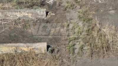 Russian soldiers kill 2 Ukrainian at close range