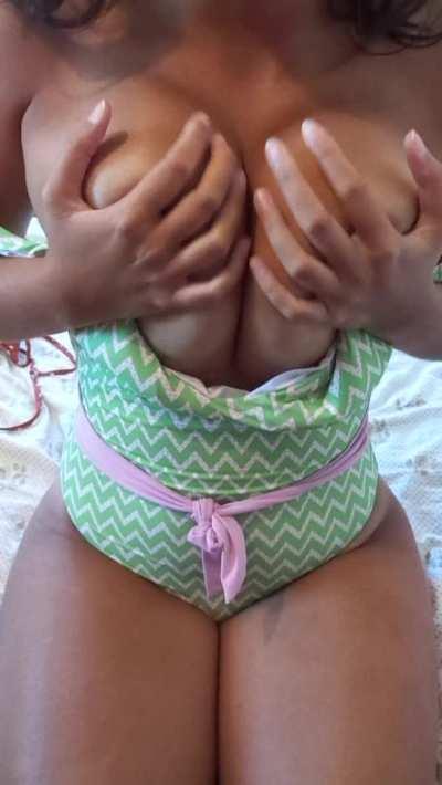 Are those fuck material? Sub to see them bounce and fucked 💞