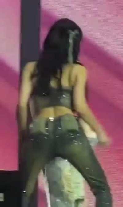 Twerk Momo