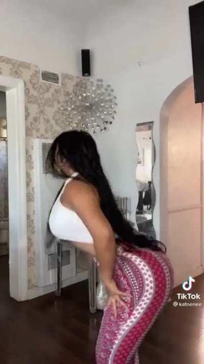 Soft & Jiggly No.191 (Hello Mami) 😍🍑