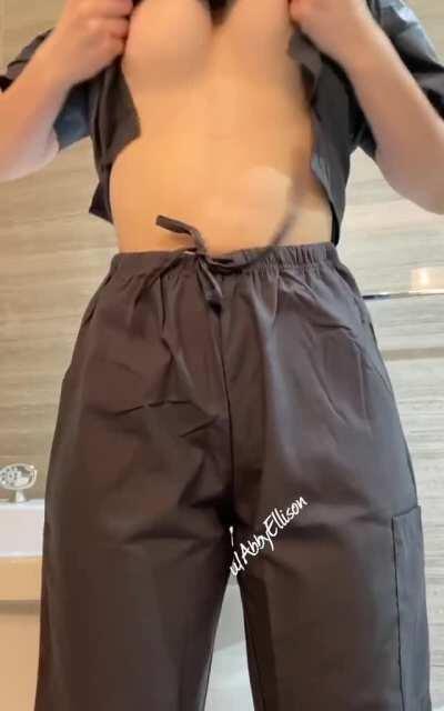 WHO WANNA TRY THOSE TASTY TITS ? (🔥👇FREE content IN THE COMMENTS👇🔥)