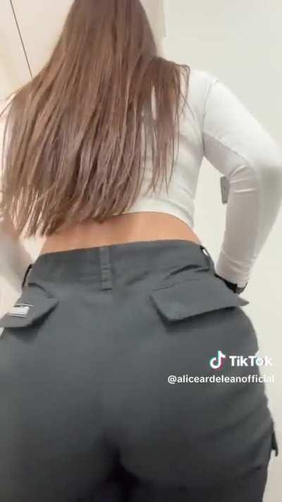 @aliceardeleanofficial