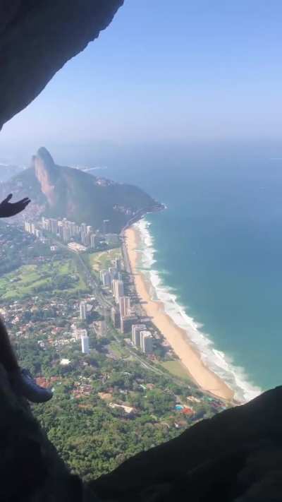 [OC] Climbed the world’s largest seaside monolith, this was Rio’s reward 🇧🇷✨