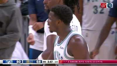 [Highlight] Anthony Edwards posterizes Saric and get’s T’d up.